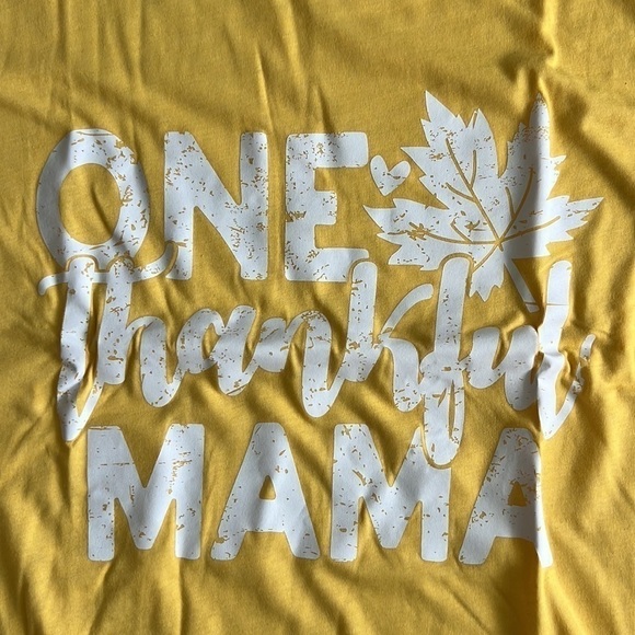 One Thankful Mama Yellow and White Graphic Tee - Picture 2 of 5